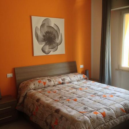 Perla Del Lago Rent Apartments Sirmione Camera foto