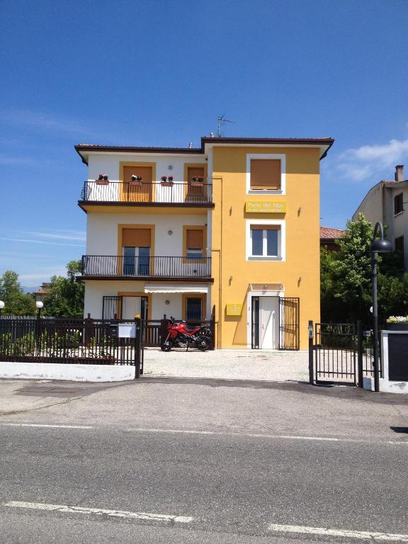 Perla Del Lago Rent Apartments Sirmione Esterno foto